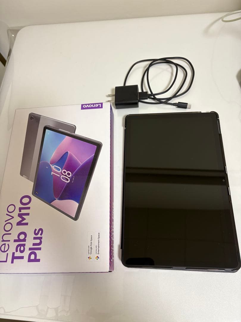 Lenovo Tab M10 Plus 3rd Gen カバーケース付き