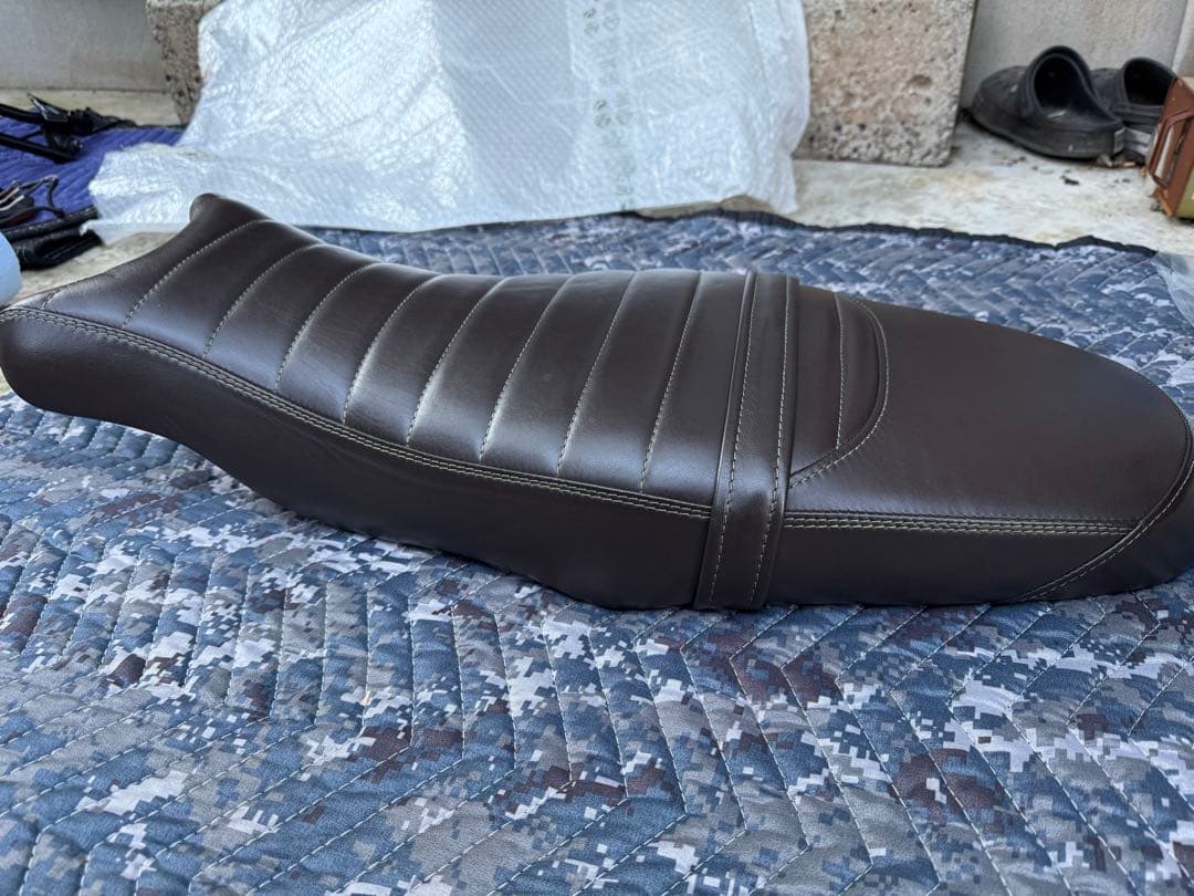 UNIT GARAGE製シート　 R nineTシリーズ用