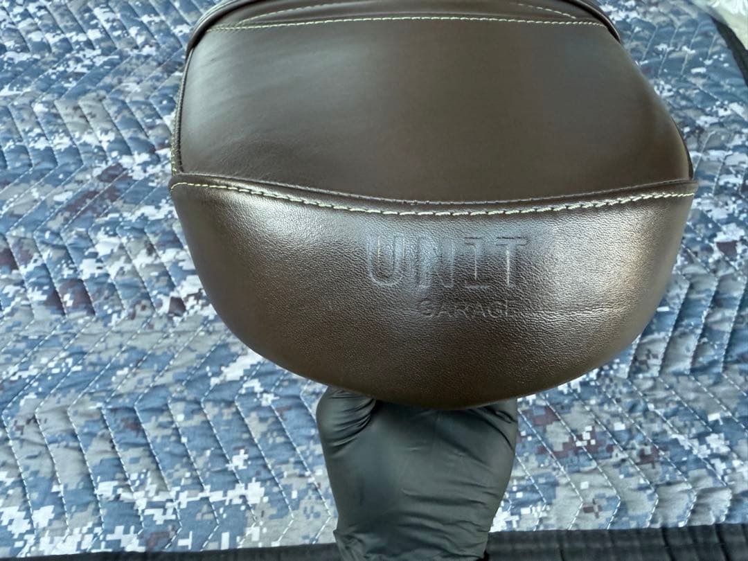 UNIT GARAGE製シート　 R nineTシリーズ用