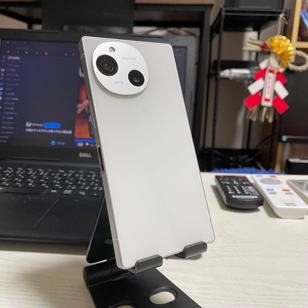 AQUOS R9 ホワイト 256GB LEICAカメラ