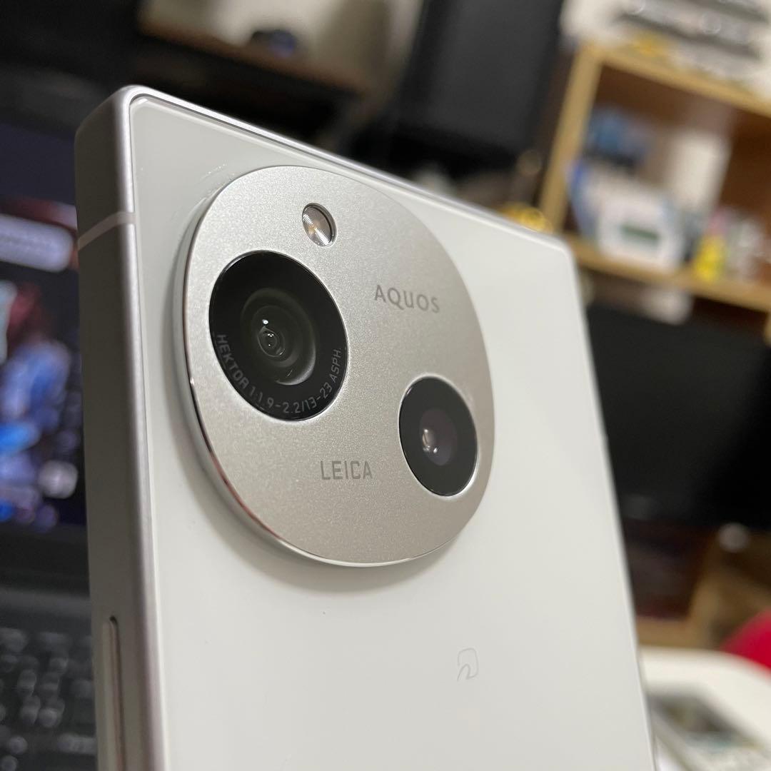 AQUOS R9 ホワイト 256GB LEICAカメラ