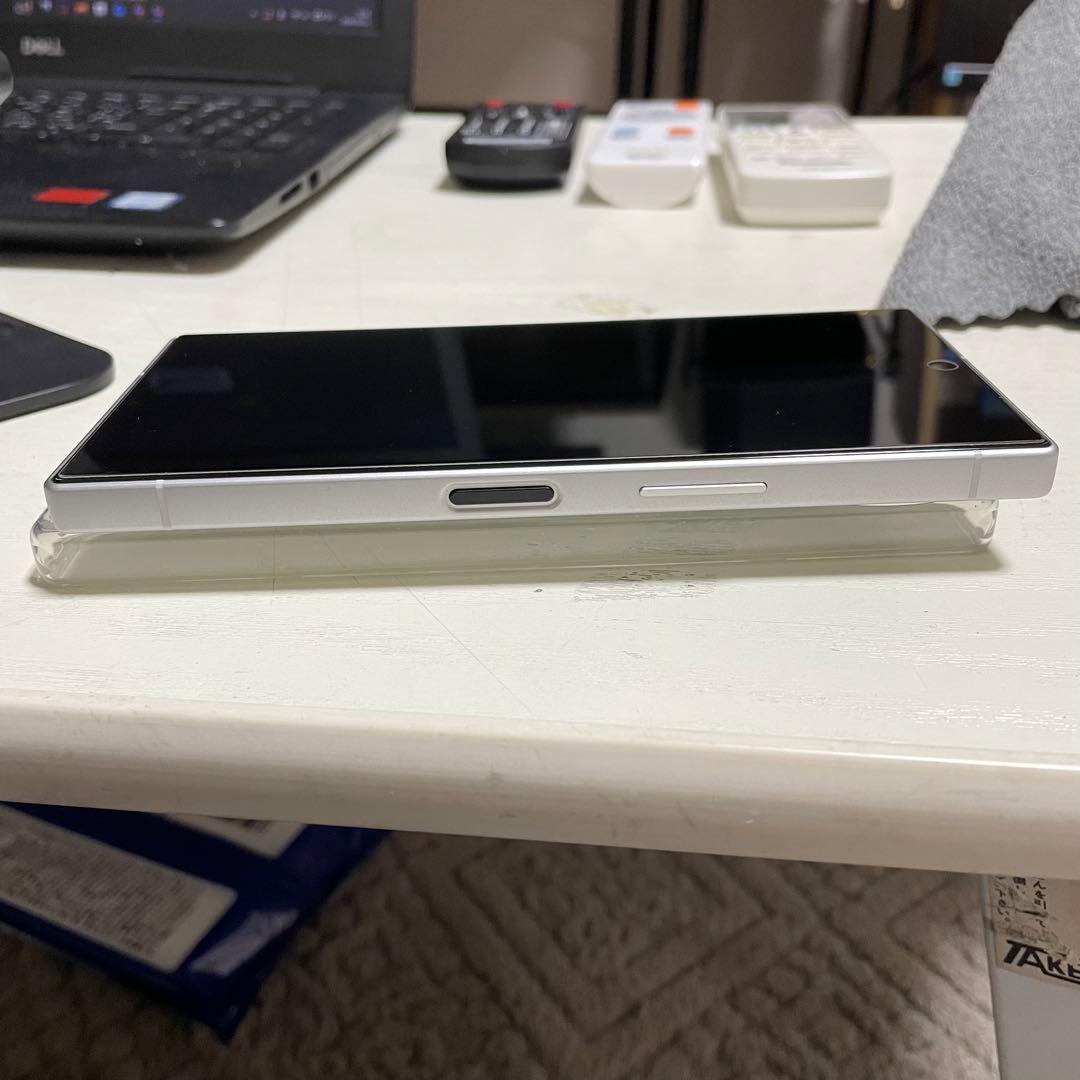 AQUOS R9 ホワイト 256GB LEICAカメラ