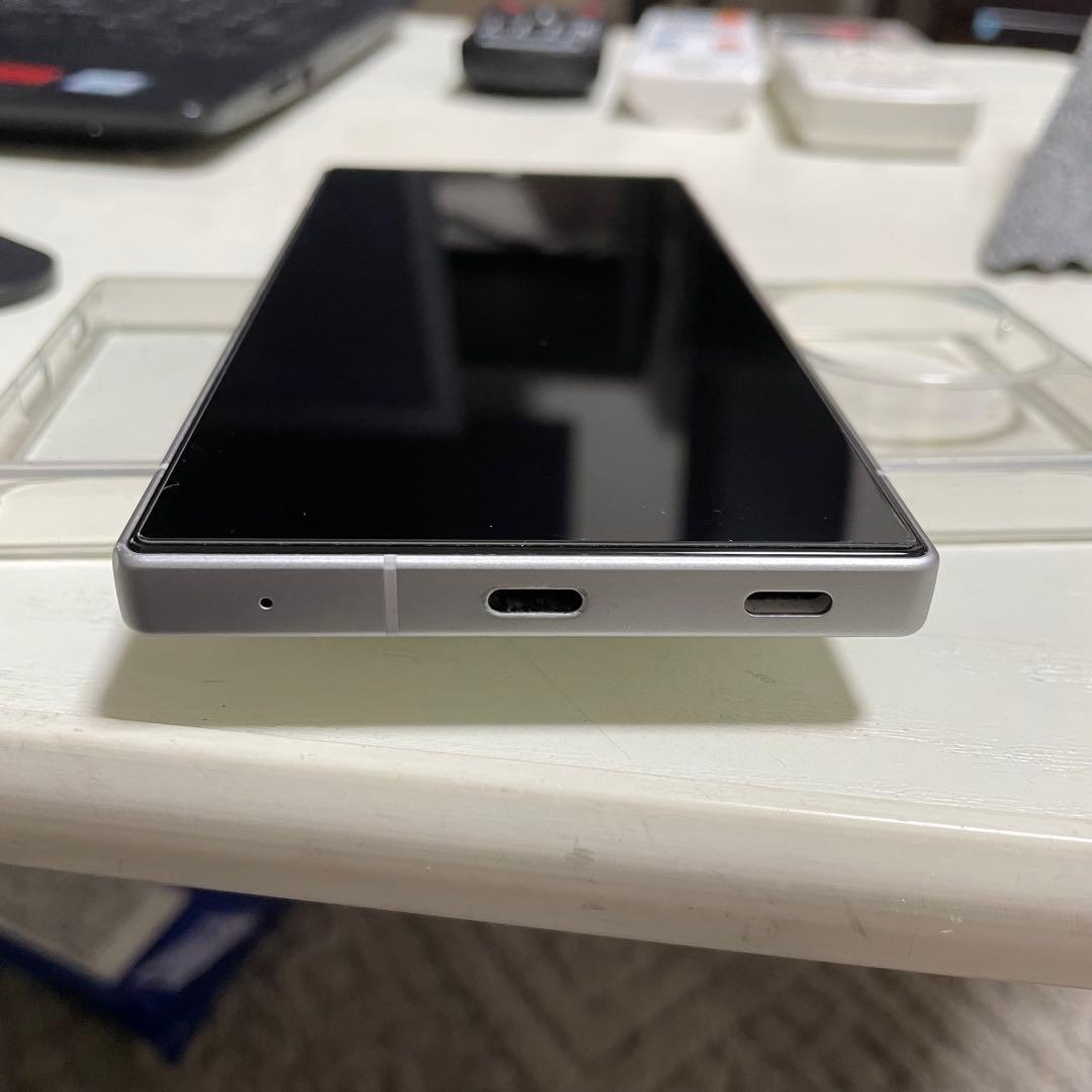 AQUOS R9 ホワイト 256GB LEICAカメラ