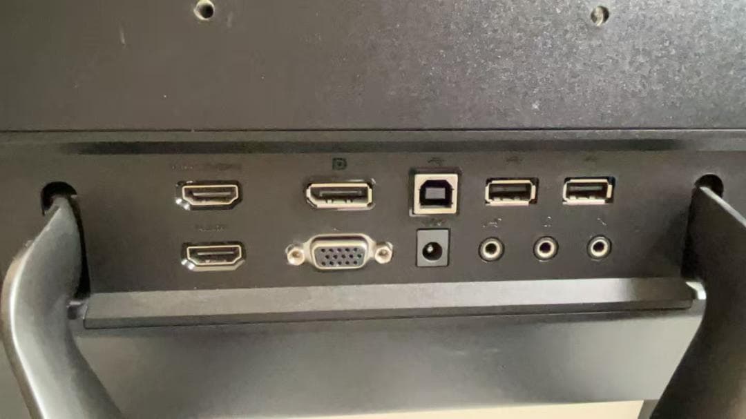 り*ち様 lenovo 4k モニター　LI2821wA 28インチ