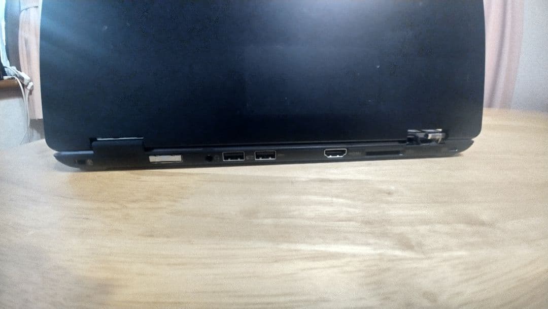 軽量薄型☆NEC　VKA11H-4　M3-8100Y　メモリ4GB　SSD128