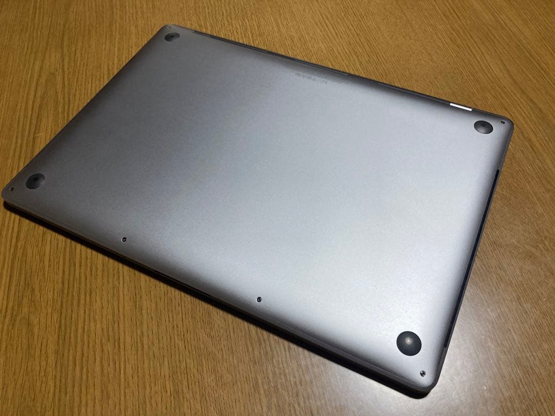 MacBook Pro 2016 15インチ スペースグレー