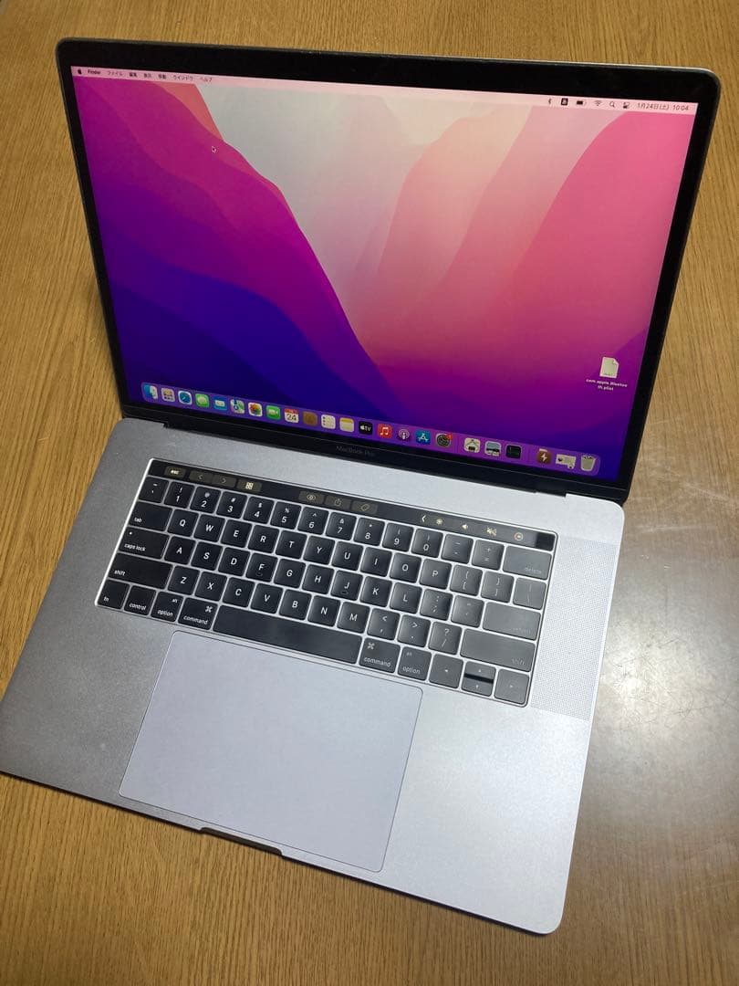 MacBook Pro 2016 15インチ スペースグレー