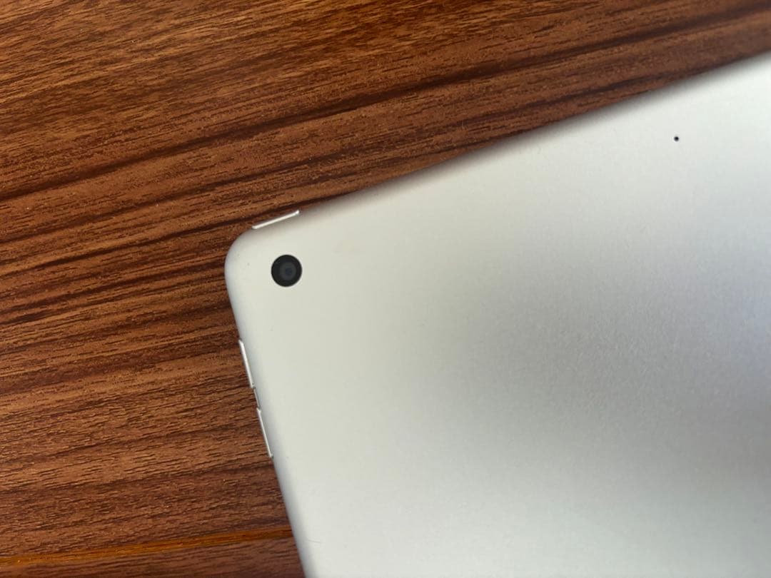 R*i様 iPad 第7世代 10.2 インチ32GB WiFi シルバー箱入り