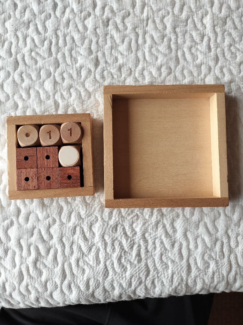 傷あり　童具館　かずの木　白木