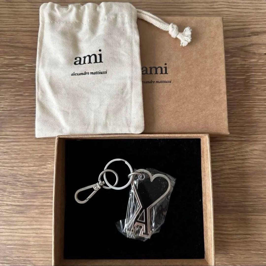 新品 AMI キーリング ブラック