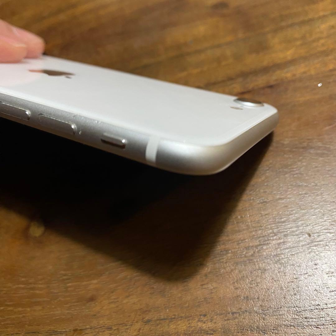 iPhone SE第二世代 64GB ホワイトSIMフリー ネットワーク制限なし