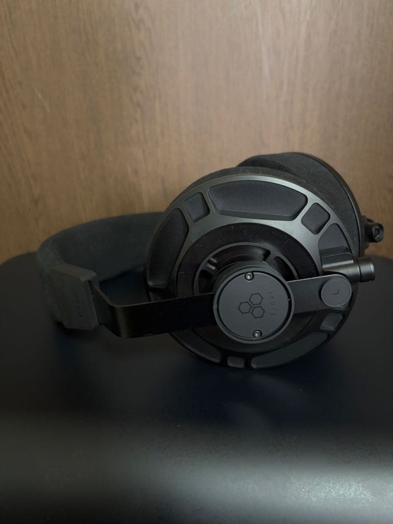 final D7000 ヘッドホン