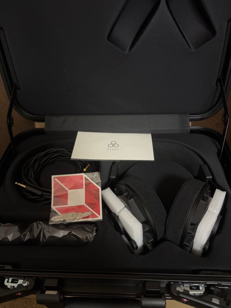 final D7000 ヘッドホン