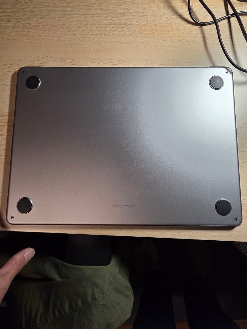 M2チップ搭載13インチMacBook Air - スペースグレイ