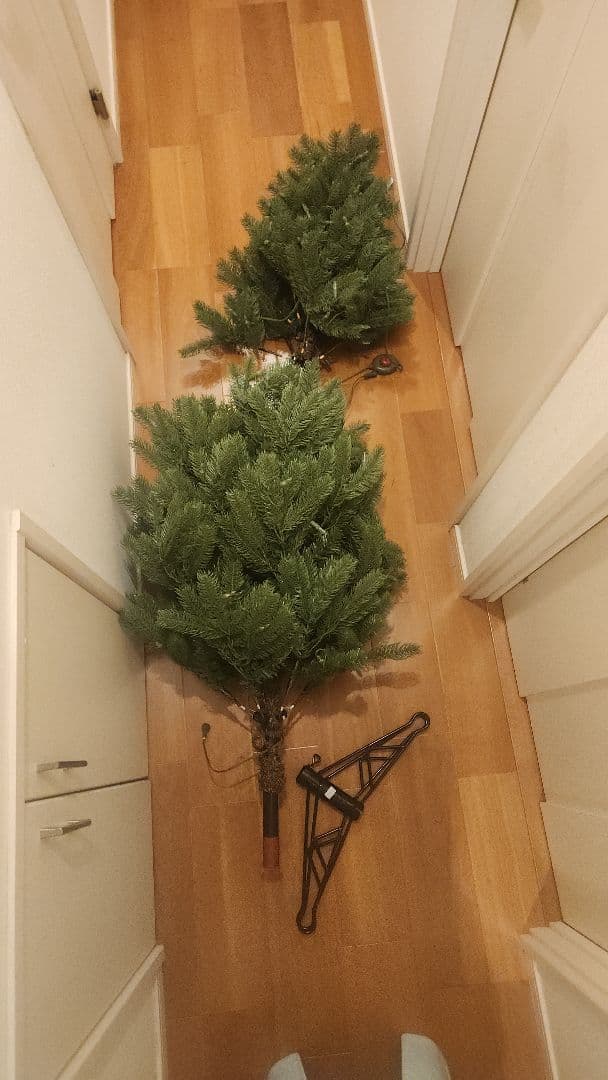 中型クリスマスツリー ホワイト・カラフルライト付き　コストコ　150センチ