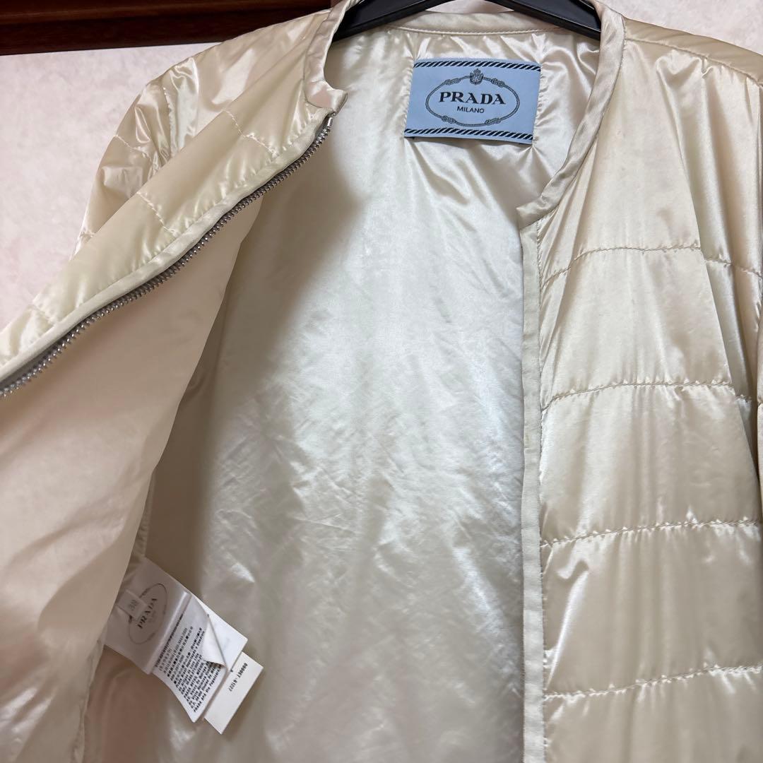 PRADA ノーカラーダウンジャケット　アイボリー