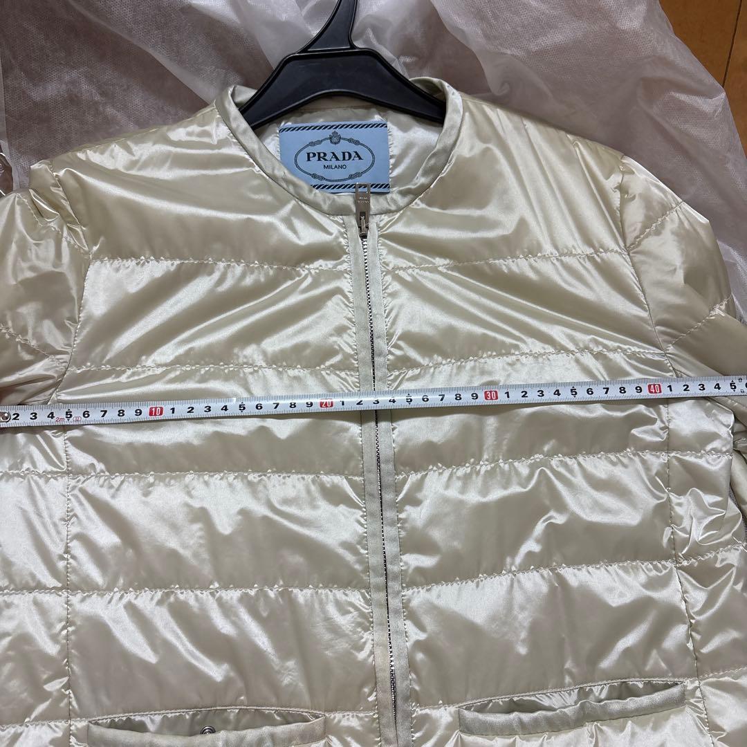 PRADA ノーカラーダウンジャケット　アイボリー