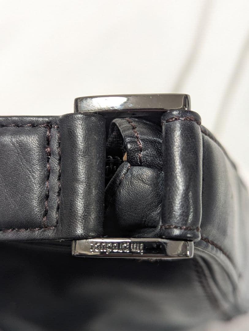 im product　ISSEY MIYAKE ショルダーバック　レザーB739