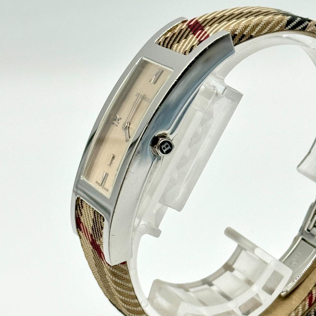 稼働品 Burberry バーバリー 腕時計 デイト ノバチェック クォーツ