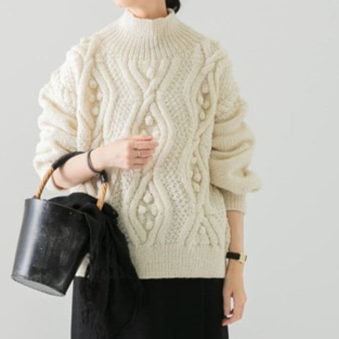 かぐれ 柄編みタートルネックプルオーバー アイボリー ケーブルニット セーター