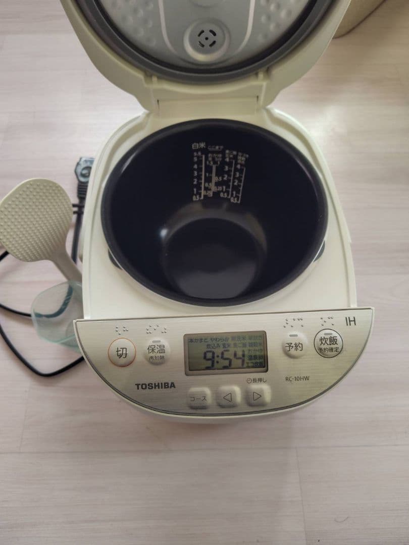 TOSHIBA 炊飯器 RC-10HW