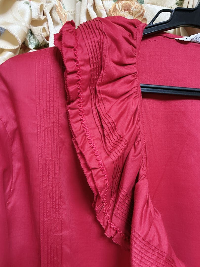 カネコイサオ　オーバーブラウス　レッド