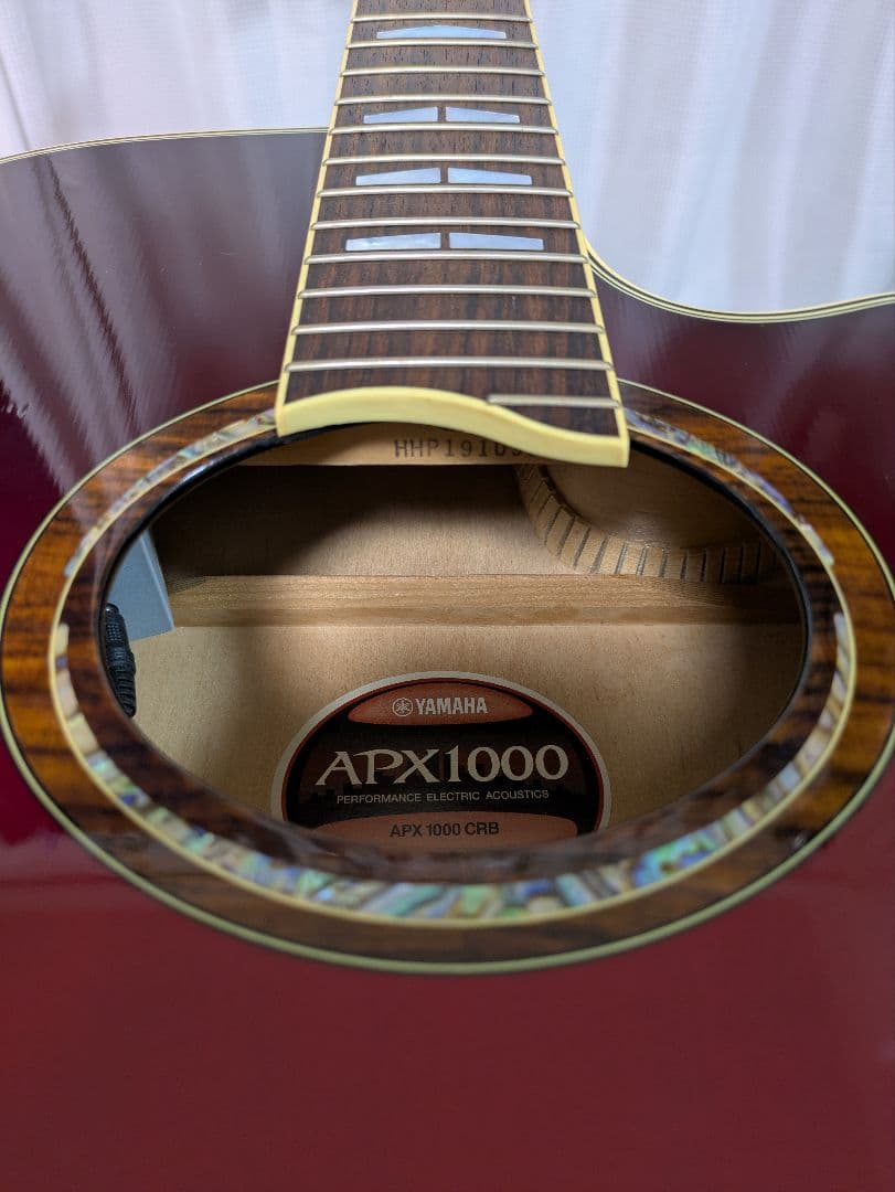 YAMAHA　APX-1000CRB ギター エレアコ　SKBハードケース付き