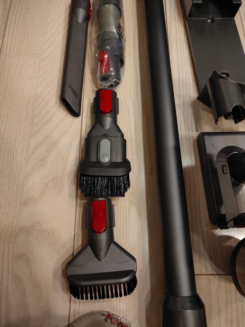 Dyson V8 スティッククリーナー 本体 未使用付属品込み