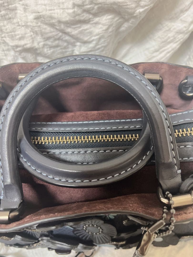 コーチ ティーローズ 2wayバッグ ローグ 有名人着用 完売品