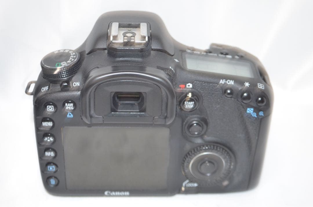 ❤️Canon EOS7D☆超高画質で動画撮れてレンズ付❤️