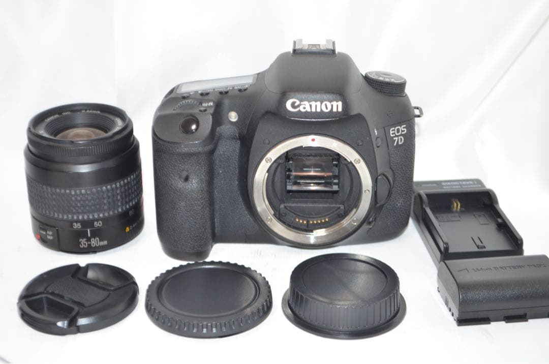 ❤️Canon EOS7D☆超高画質で動画撮れてレンズ付❤️