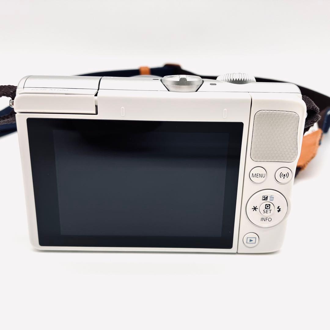 美品♪ Canon EOS M100 ホワイト　15-45mmレンズキット