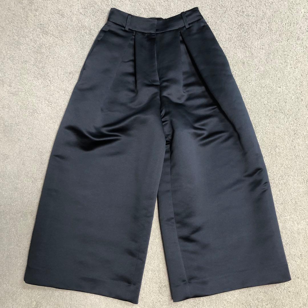 heve へイヴ　サテンフレアガウチョパンツ ネイビー 36