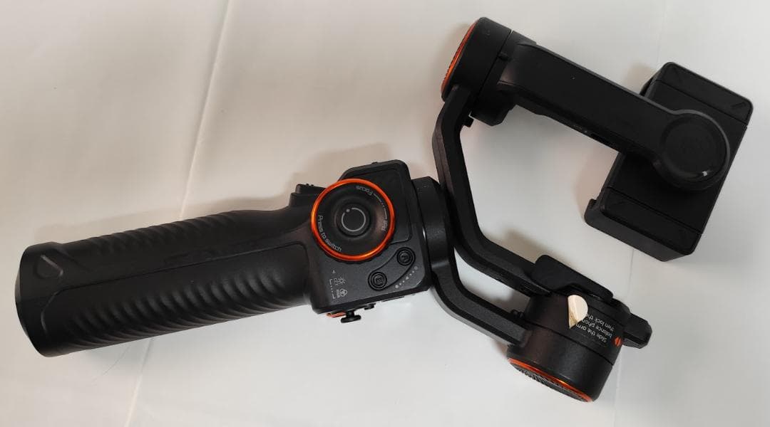 hohem M6 スマートフォンスタビライザー