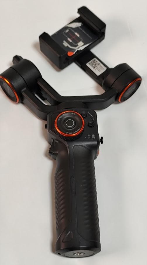 hohem M6 スマートフォンスタビライザー