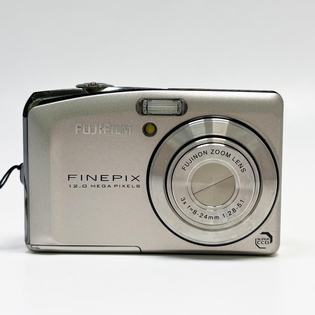 多少難あり品 フジフイルム FinePix F50fd シルバー