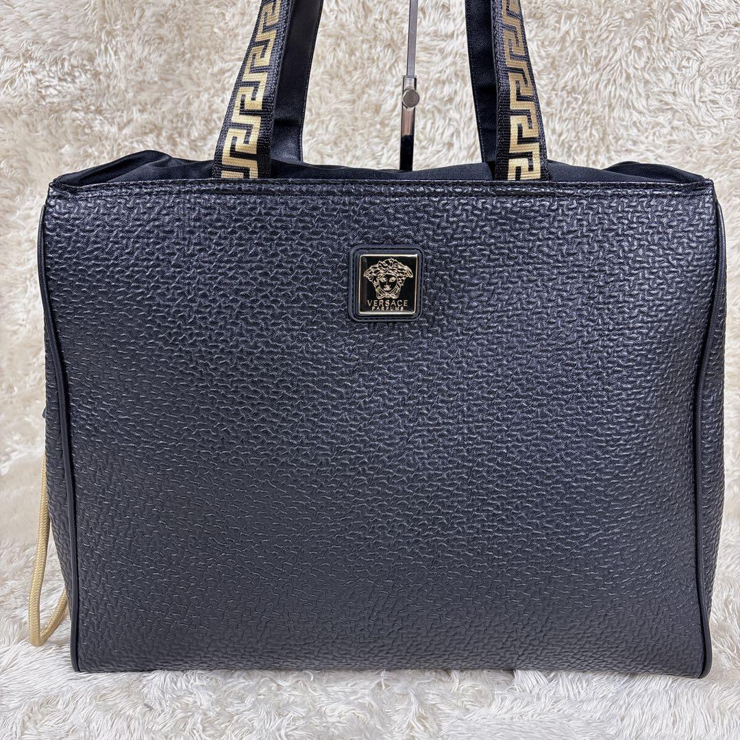 VERSACE ヴェルサーチ トートバッグ メデューサ 巾着 レザー A4 黒