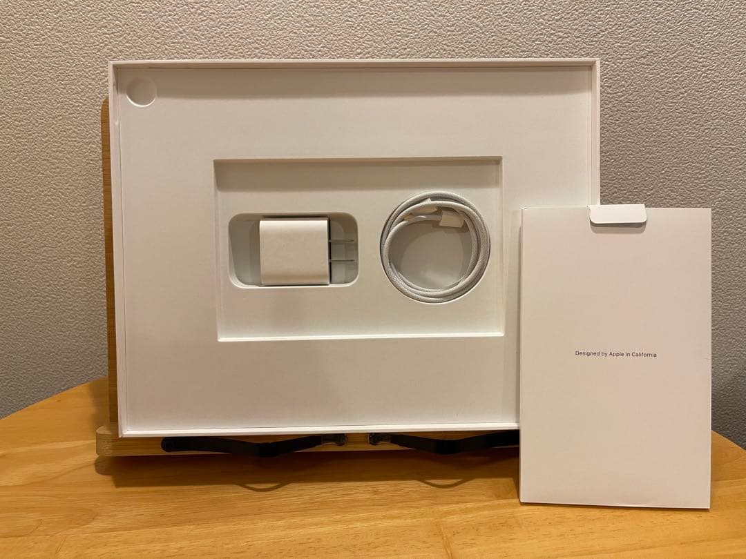 【美品】iPad Air M3 13インチ Wi-Fi 128GB SGデモ機