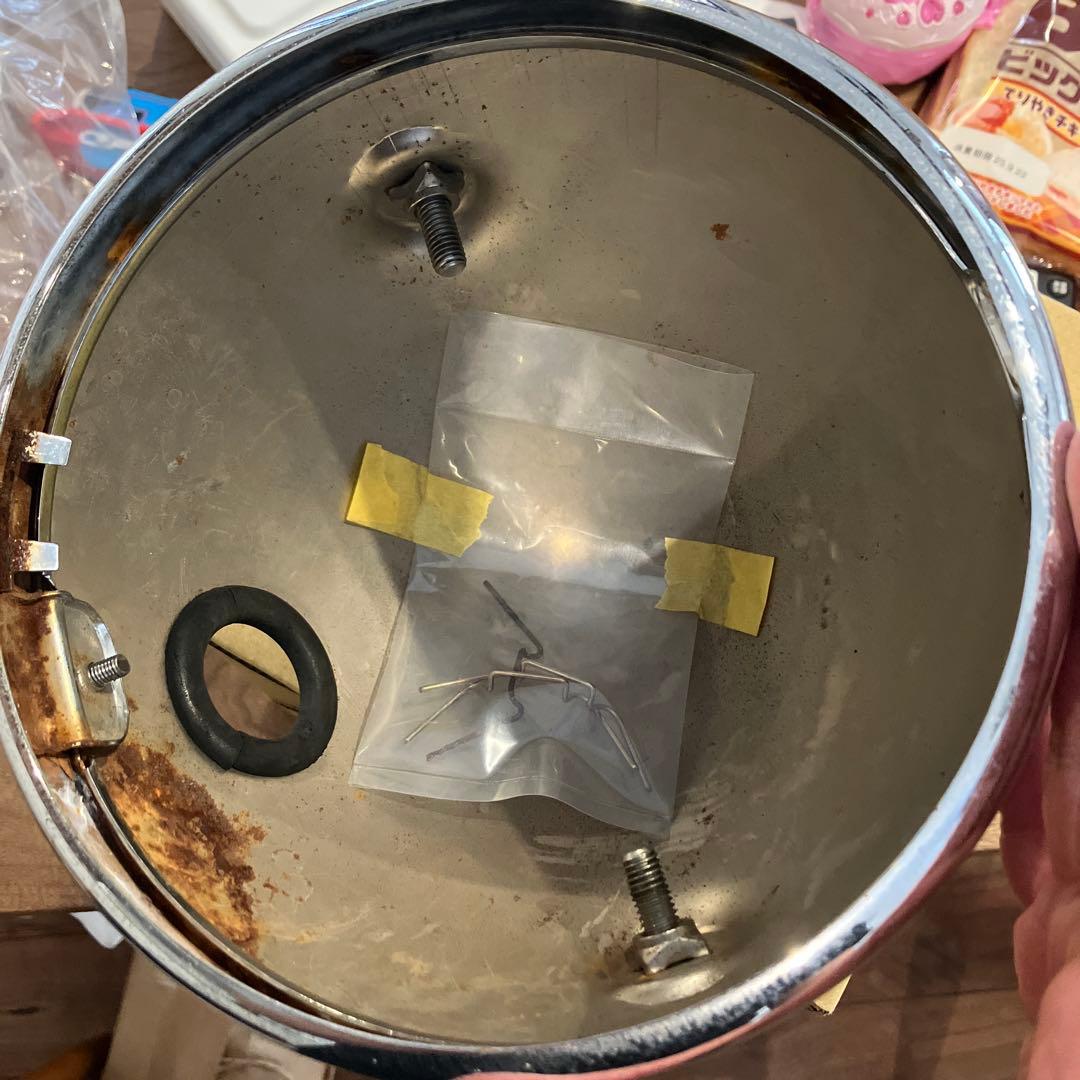 ルーカスヘッドライト　ペイトンプレイス　SR400 メッキ　ケース