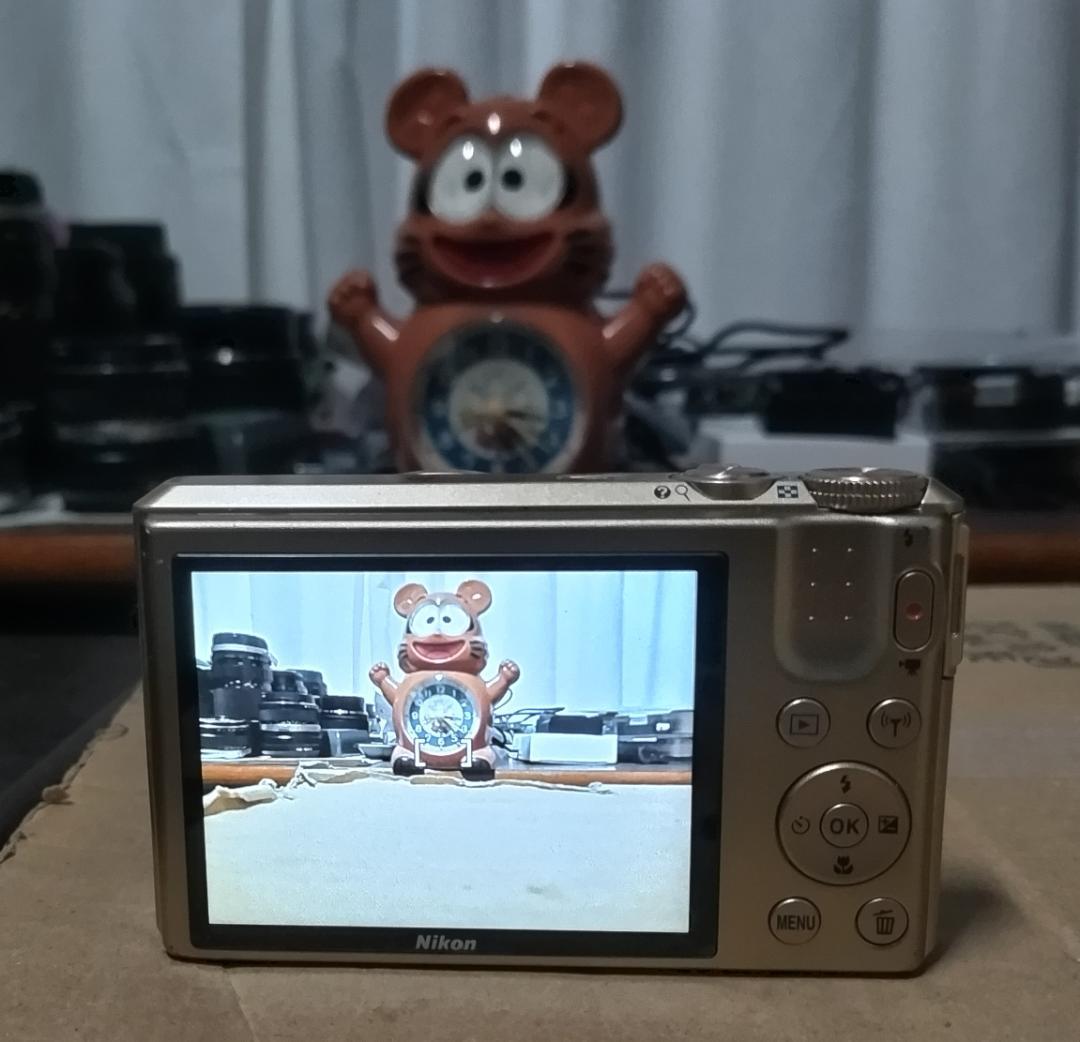 動作品　Nikon ニコン COOLPIX S7000 ゴールド