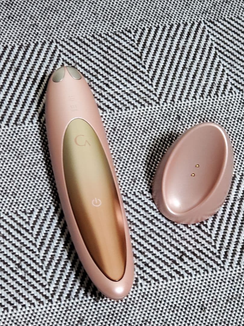 CREAGE　クリアージュ　アイリフト　 目もとエステ・マッサージャー