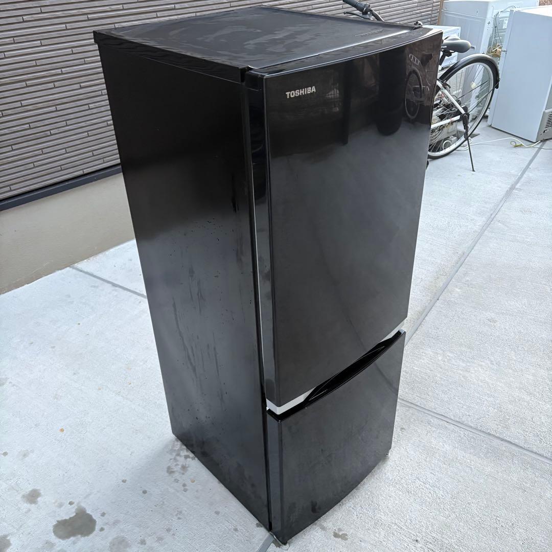 値下げ‼️【東京23区送料無料‼️】TOSHIBA 冷蔵庫150L 2017年製　黒