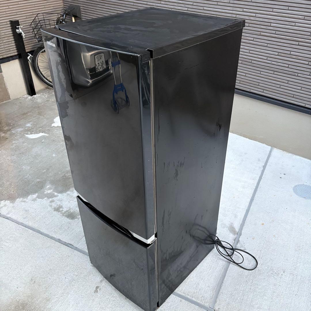 値下げ‼️【東京23区送料無料‼️】TOSHIBA 冷蔵庫150L 2017年製　黒