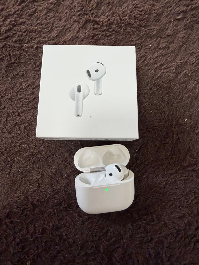 AirPods4本体 ホワイト 充電ケース付き