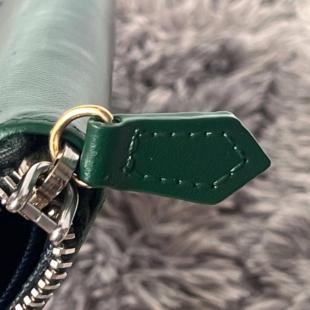 PRADA✨ラウンドファスナー　バイカラー　三角ロゴ　グリーン　ネイビー　メンズ