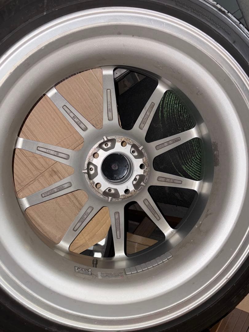 ハイペリオン CVX 19インチ 8.5J オフ+35 PCD114.3タイヤ付