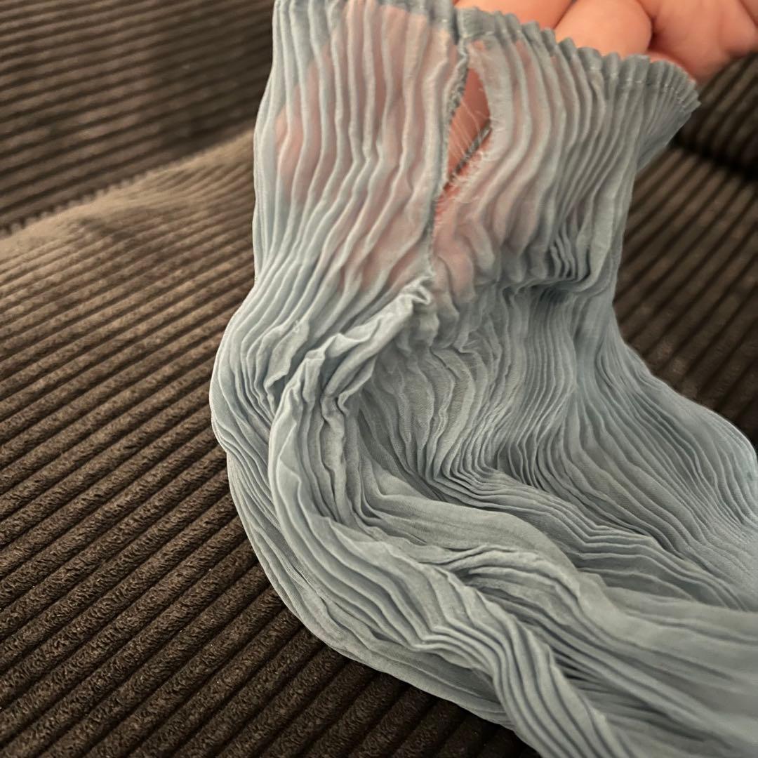 ISSEY MIYAKE 青 プリーツ トップス　シフォンツイスト