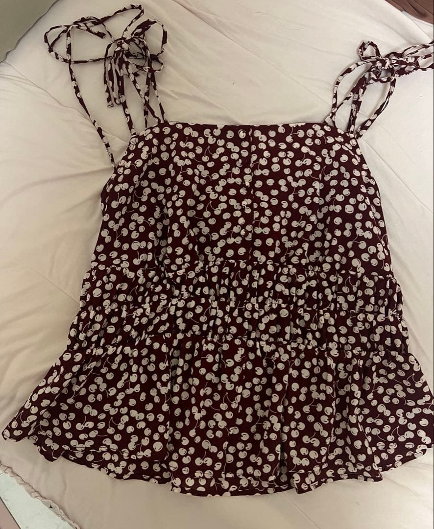 トップス Herlipto Cherry Pattern Strap Top