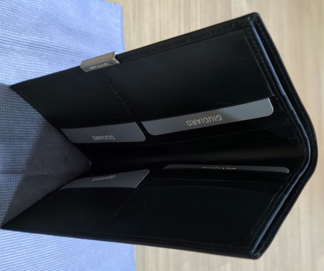 GIUGIARO DESIGN ブラックカードケース　イタリア現地購入！新品！