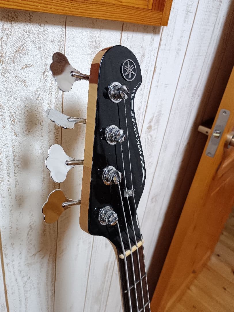 BB434 ブラック　ピックガード入れ替え有り